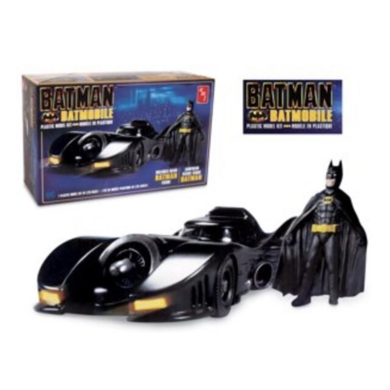 AMT 1107M/12 1/25 1989 Batmobile w/ Resin Batman Figure