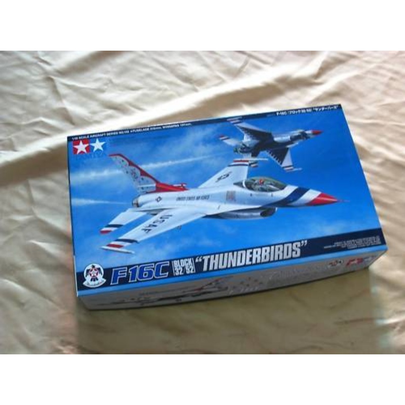 TAMIYA 61102 1/48 General Dynamics F-16 C (Block 32/52) "Thunderbirds"