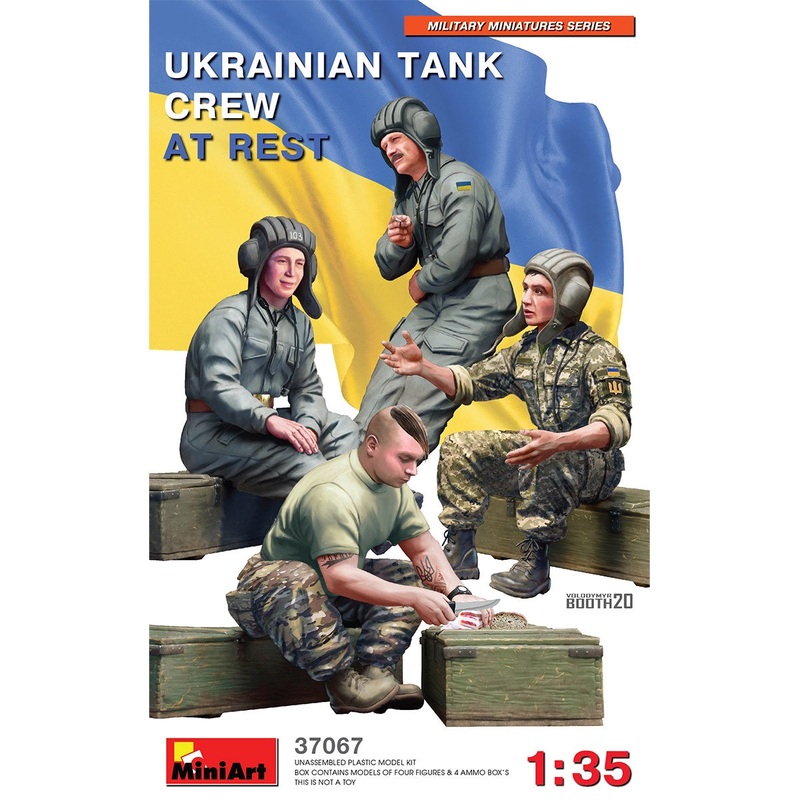 Miniart - 1/35 Ukrainian Tank Crew at Rest