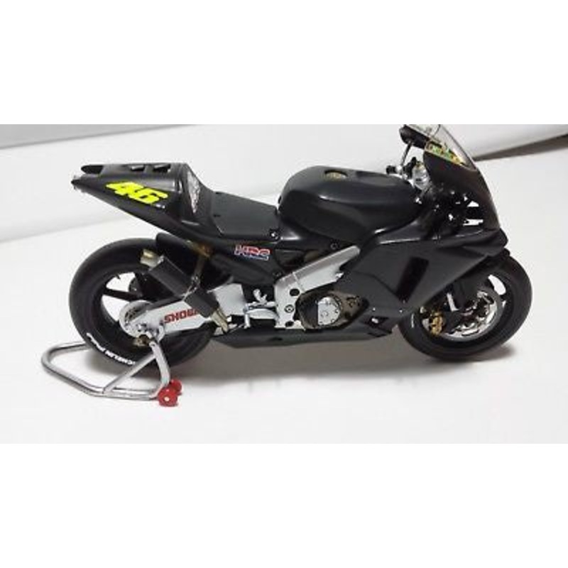 Minichamps - 1/12 Honda RC211V P-Season Test Bike (V. Rossi) 2002
