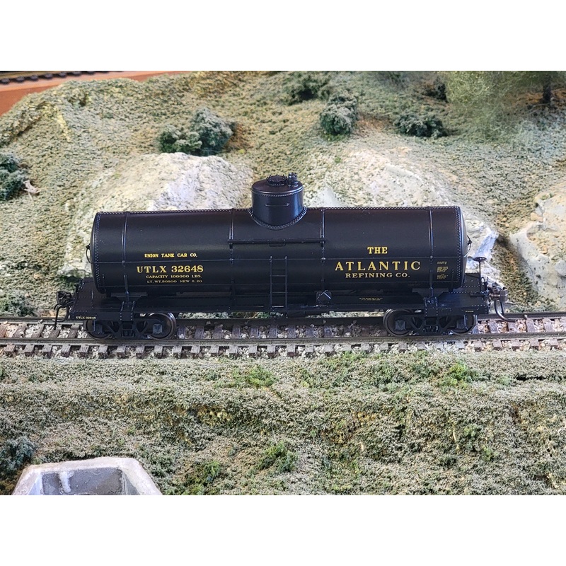 Rapido Trains 159005A HO Scale X-3 Tank Car Atlantic Refining UTLX # Varies