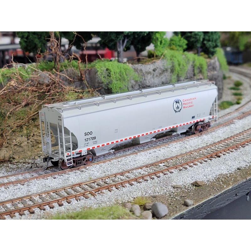 Athearn 89409 HO Scale Trinity 5161 Covered Hopper Canadian Pacific CP/SOO 121709 - USED