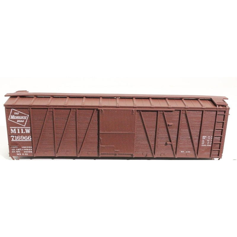 Accurail 4004 HO Scale 40' Outside Braced Boxcar Kit Milwaukee Road MILW - NOS