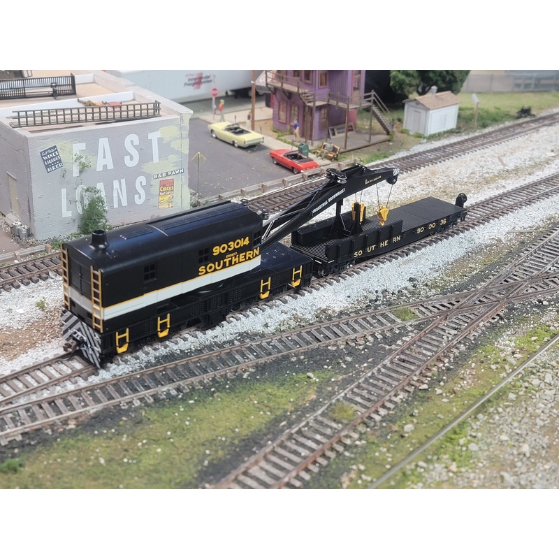 Athearn 7527 HO Scale 200 Ton Crane and Tender Southern 903014 - USED