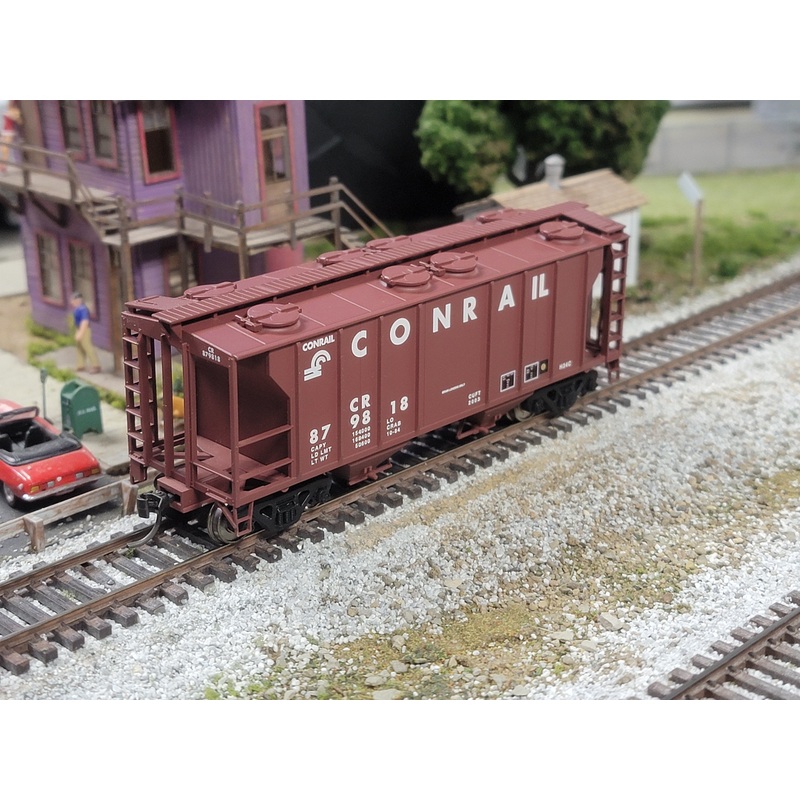 Atlas 1804 HO Scale PS-2 2 Bay Covered Hopper Conrail CR 879818 - Used