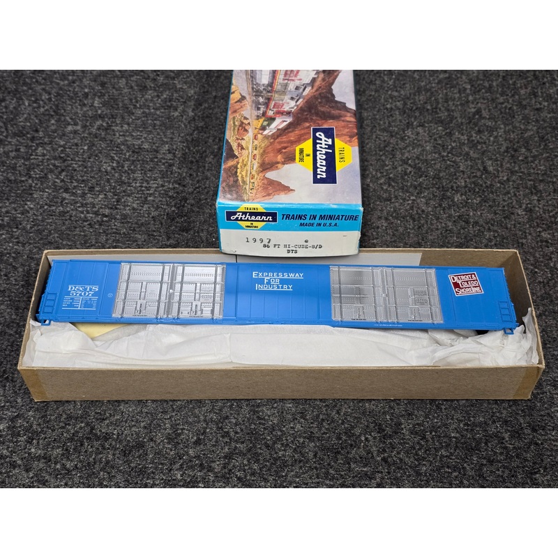 Athearn 1997 HO Scale 86' Hi-Cube 4 Door Auto Parts Boxcar (Blue Box Kit) DTS 5707 - NOS