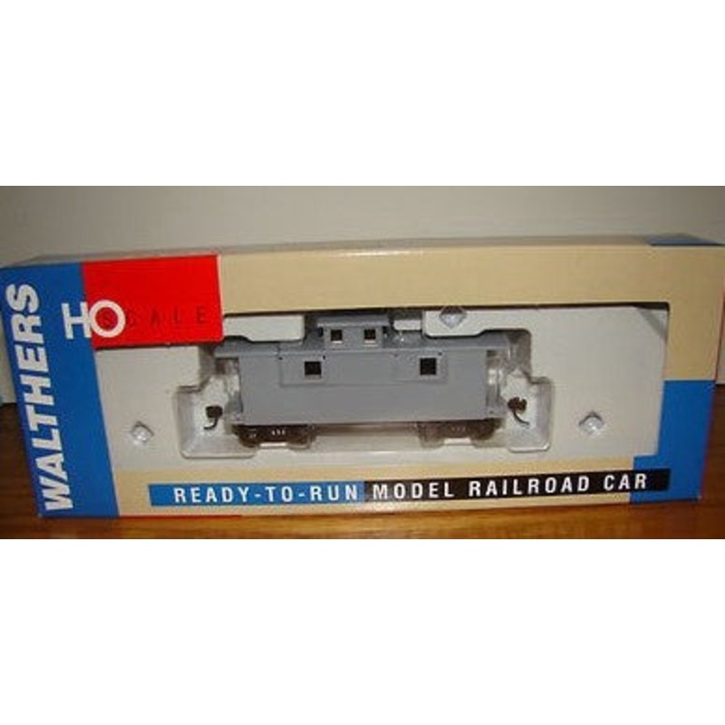 Walthers 932-7520 HO Scale 25' C&O Style Wood Caboose Undecorated - NOS
