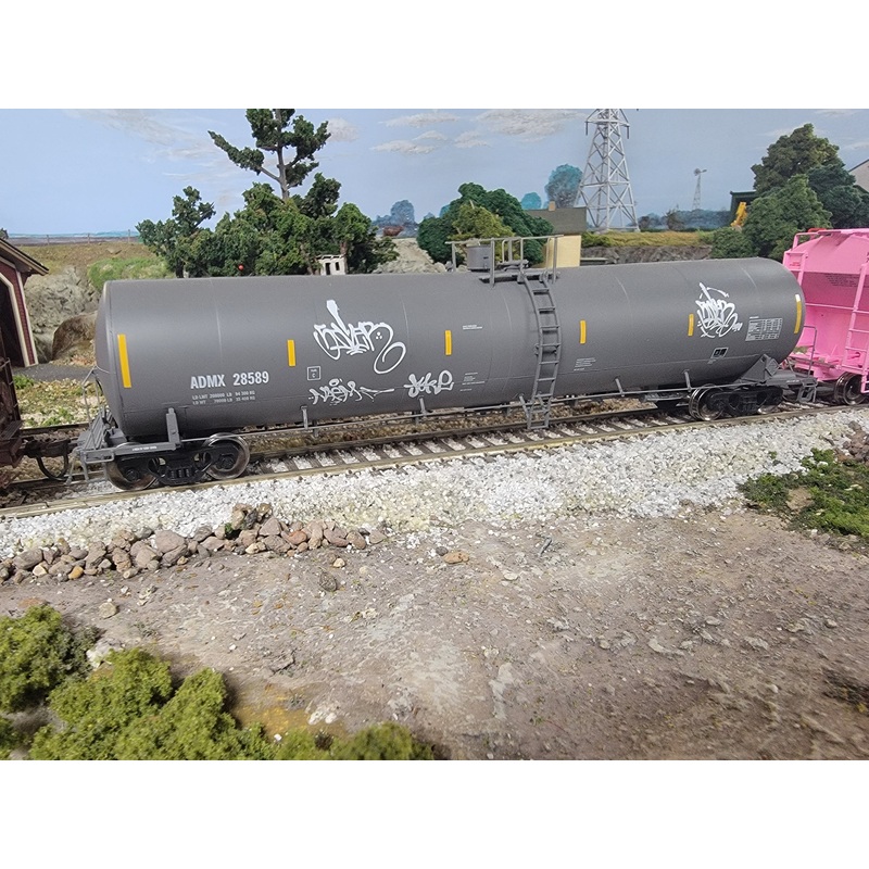 Atlas 20006351 HO Scale 25,500 Gallon Tank Car "Kung Fu Graffitti ADMX 28589