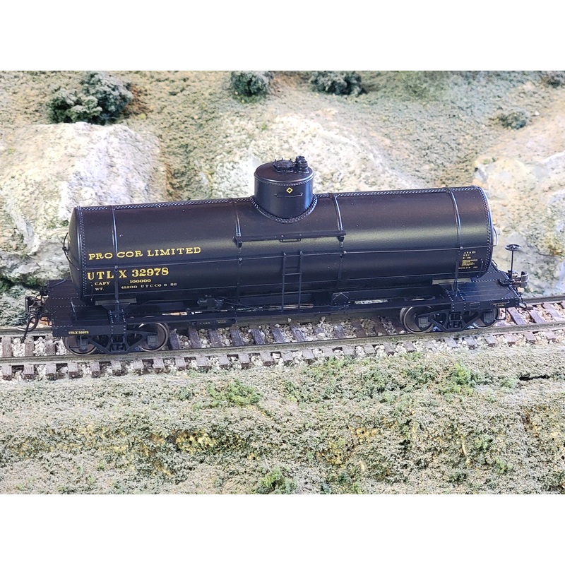 Rapido Trains 159008A HO Scale X-3 Tank Car Procor Limited UTLX # Varies