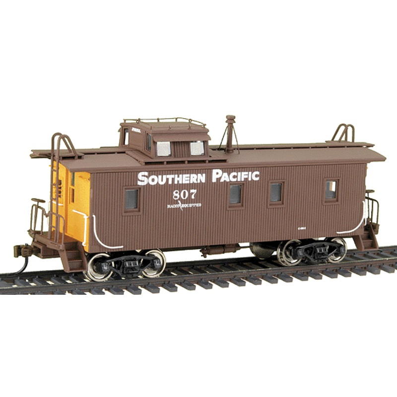 Walthers 932-7610 HO Scale SP Class C-30-1 Wood Caboose SP 807 - NOS