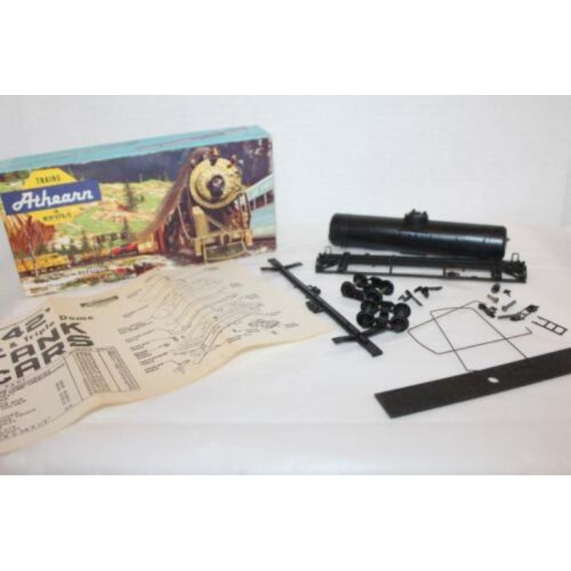 Athearn 1570 HO Scale Single Dome Tank Car (Blue Box Kit) Undecorated - NOS