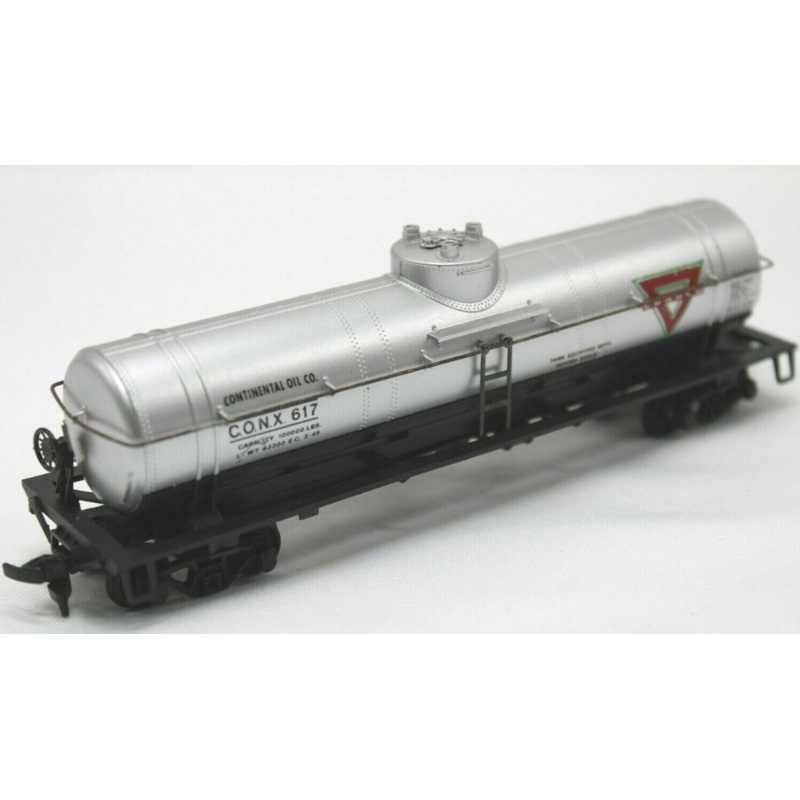 Athearn 1571 HO Scale Single Dome Tank Car (Blue Box Kit) Conoco CONX 617 - NOS