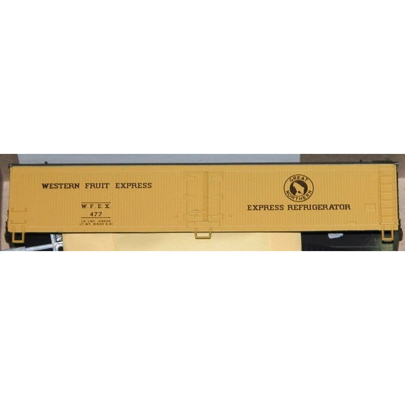 Athearn 5353 HO Scale 50' Express Reefer (Blue Box Kit) GN WFEX 477 - NOS
