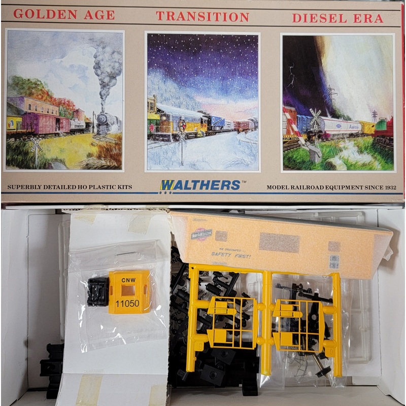 Walthers 932-4355 HO Scale International Bay Window Caboose Kit CNW 11050 - NOS