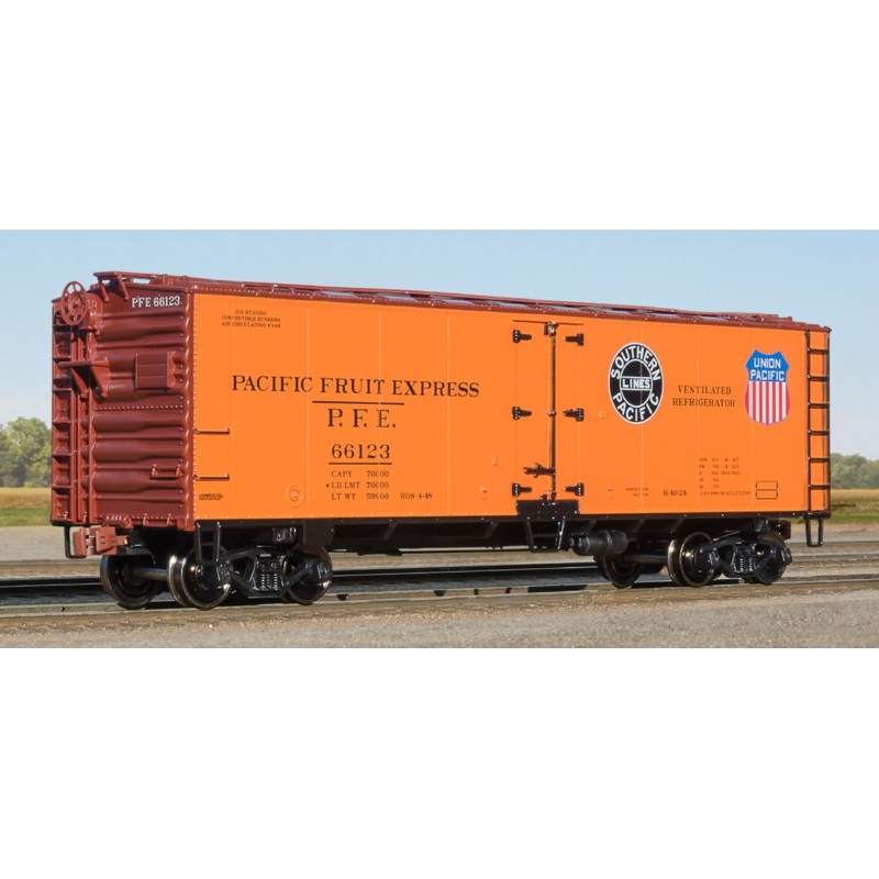 ScaleTrains Kit Classics 1259 40' Steel Reefer SP/UP PFE 67412