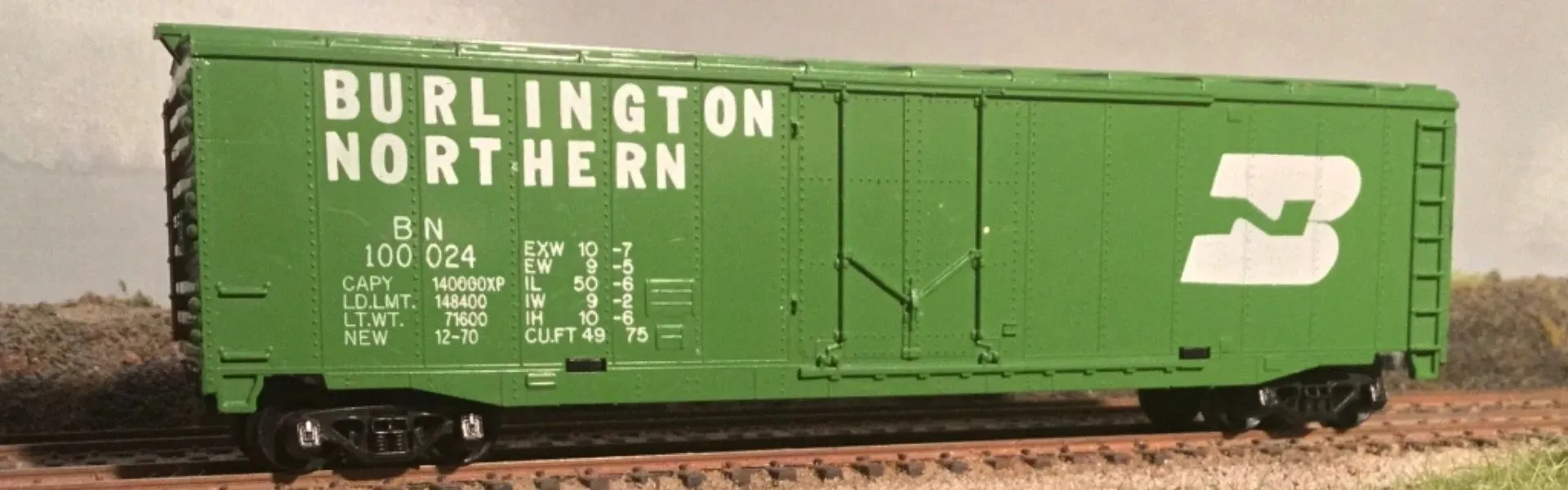 HO Scale Freight Cars – Boxcars, Tank Cars & Flatcars for Your Layout